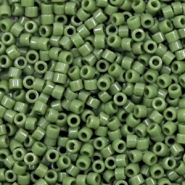 Abalorios Miyuki Delica's 11/0 Opaque avocado green DB-1135