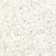 Abalorios Miyuki Delica's 11/0 Ceylon white pearl DB-201