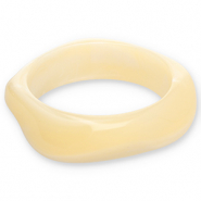 Pulseras bangle de resina Amarillo vainilla-blanco