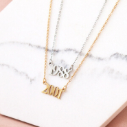 Set de inspiraciones Crea joyas personalizadas y modernas con las entrepiezas en forma de año