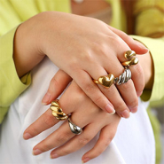 Set de inspiraciones Descubre nuestros pendientes y anillos de acero inoxidable