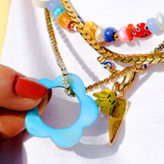 Set de inspiraciones Crea chulos y coloridos collares con conchas y abalorios de polímero