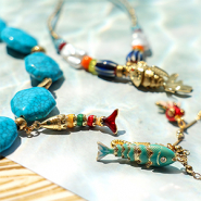 Set de inspiraciones Crea joyas divertidas con colgantes de latón