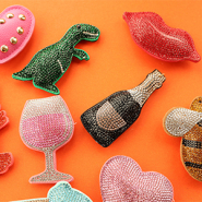 Set de inspiraciones Completa tu colección con colgantes llamativos de moda