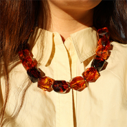 Set de inspiraciones Diseña collares y pulseras modernos con abalorios acrílicos