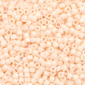 Abalorios Miyuki Delica's 11/0 Opaque light peach DB-1492