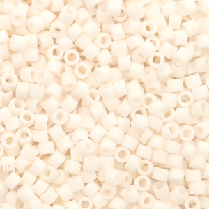 Abalorios Miyuki Delica's 11/0 Opaque matte bisque white DB-1510