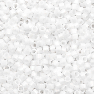 Abalorios Miyuki Delica's 11/0 Opaque white DB-200
