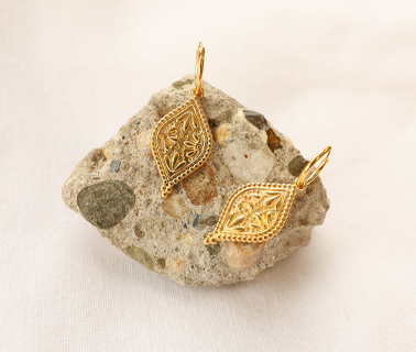 Abalorios y colgantes met&aacute;licos DQ