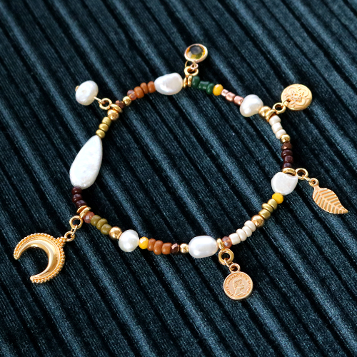 Dise&ntilde;a pendientes y pulseras en colores invernales con rocallas de cristal