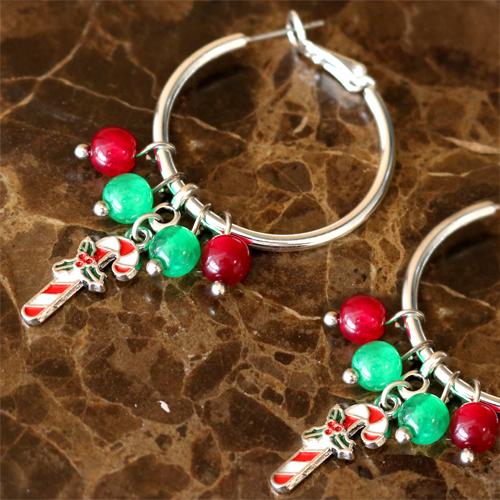 As&iacute; es como se crean hermosas joyas con colgantes navide&ntilde;os: