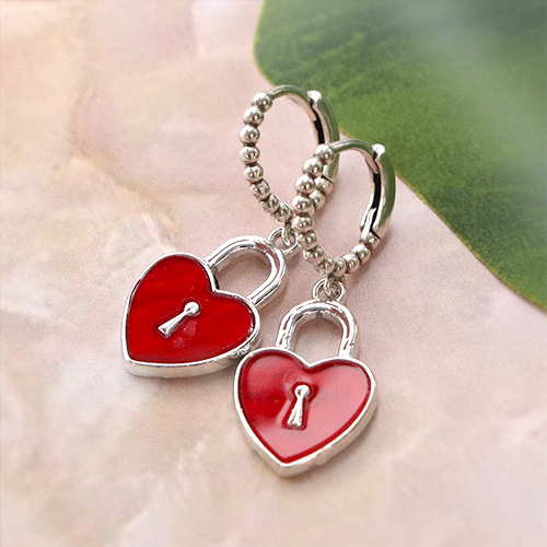 Dise&ntilde;a los mejores collares y pendientes con los nuevos colgantes de resina en metal de lat&oacute;n