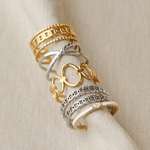 Preciosos anillos de acero inoxidable para combinar entre s&iacute;