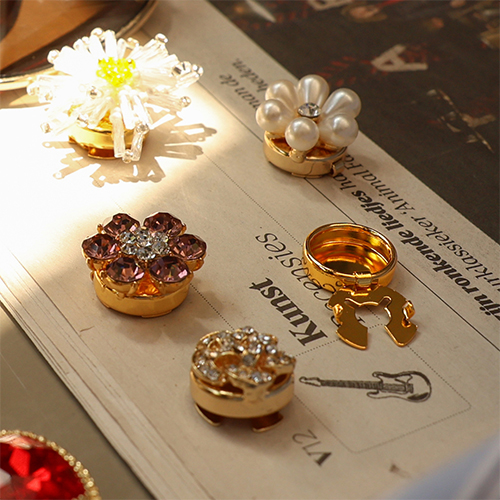 Momento creativo con los cubrebotones