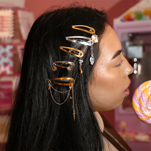 Momento de inspiraci&oacute;n con accesorios para el pelo