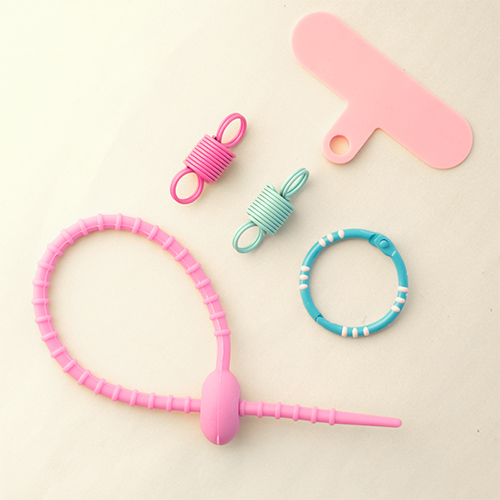 Mix & match fornituras para llaveros y cordones para m&oacute;vil