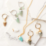 Collares y pendientes con piedras naturales