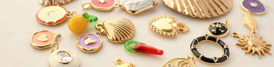 Looks que nos encantan: La tendencia de los colgantes Looks que nos encantan: La tendencia de los colgantes