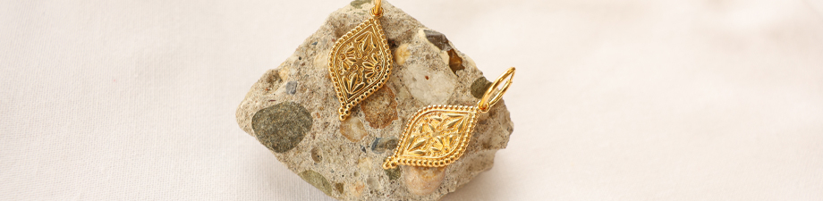 Engastes metálicos DQ doradas Engastes metálicos DQ doradas